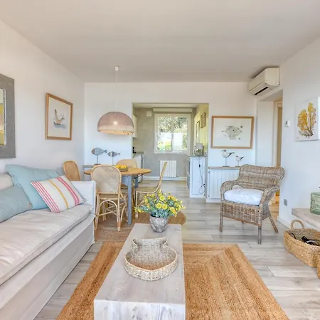 Panoramic Sea Views