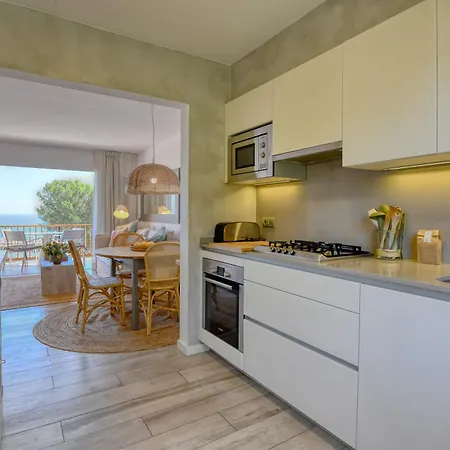Panoramic Sea Views