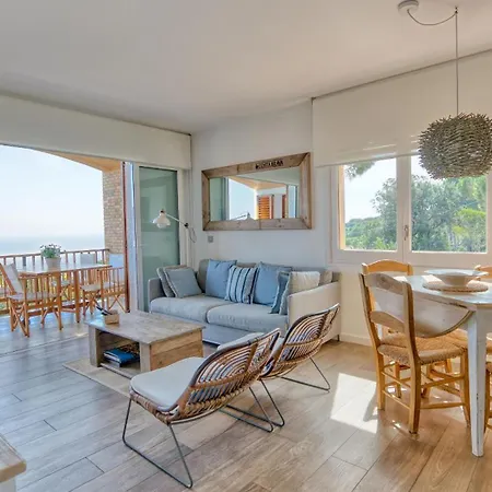 Panoramic Sea Views